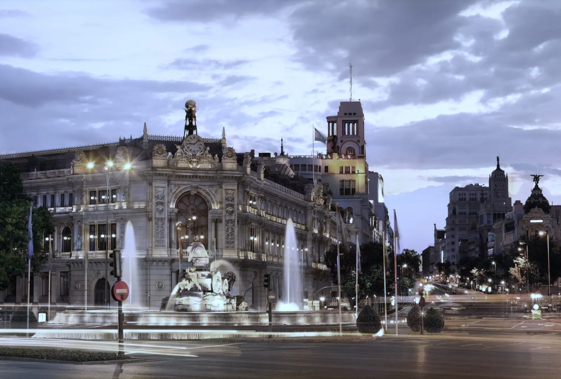 Vista de la fuente de Cibeles en Madrid, sede de V4LUE consultoría estratégica